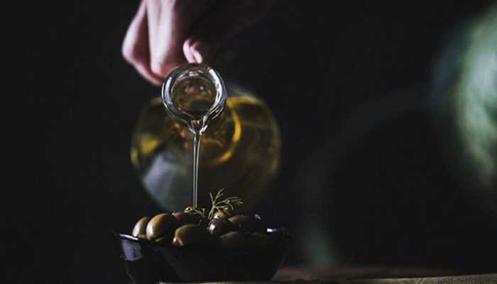 استفاده روزانه از روغن زیتون برای از بین بردن هموروئید