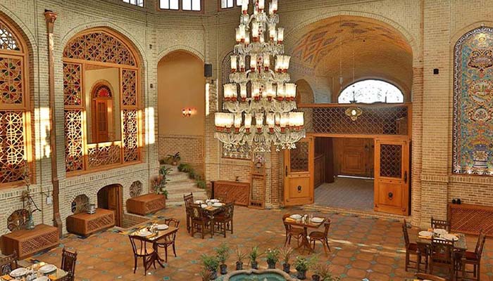 رستوران سنتی مس توران 