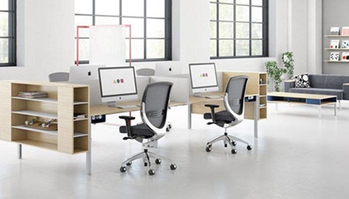 مزایای استفاده از میز کار گروهی