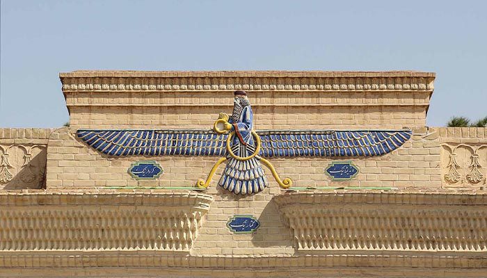 جشن اردیبهشتگان چیست؟ تاریخچه و آداب رسوم 3 آیین زرتشتی