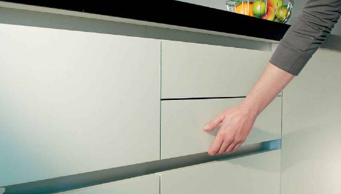 راهنمای انتخاب دستگیره کابینت برای آشپزخانه 3 رنگ و پوشش دستگیره