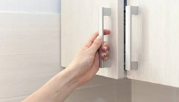 راهنمای انتخاب دستگیره کابینت برای آشپزخانه 2 انواع دستگیره کابینت آشپزخانه