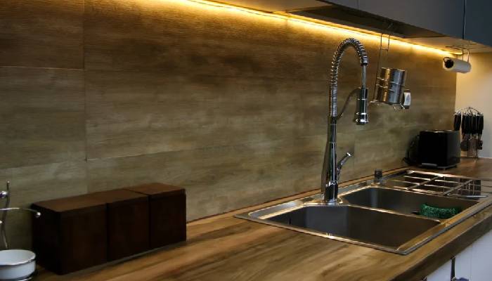 راهنمای انتخاب بهترین نور خطی برای آشپزخانه 2 جایگاههای کاربردی نصب نور خطی در آشپزخانه