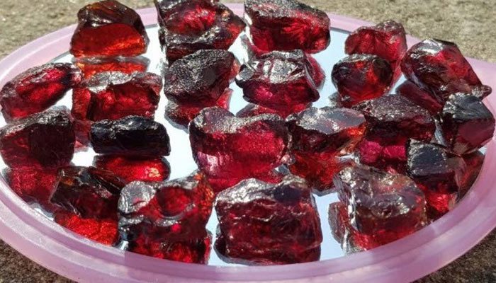 نماد و سمبل دی در طالع بینی 3 سنگ نماد دی